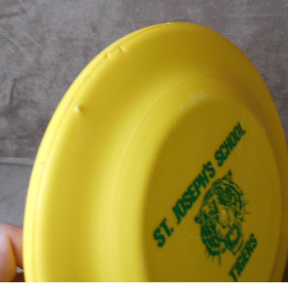 St. Joseph's School Tigers Humphrey Flyer Frisbee Yellow 9" Vintage - Picture 4 of 5